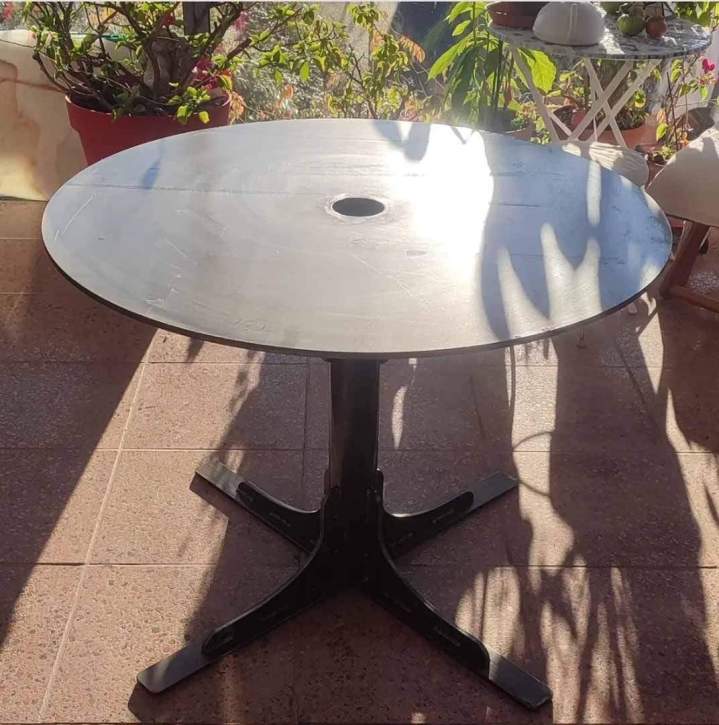 Table ronde en métal Montluçon